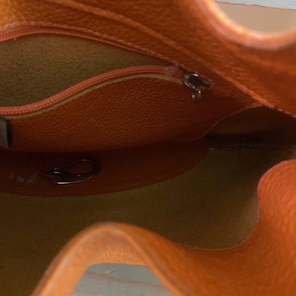 Peter Kent Buenos Aires over the shoulder leather bag - Picture 8 of 9